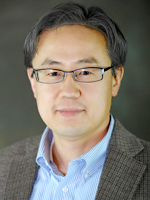 UNM Professor Sang M. Han
